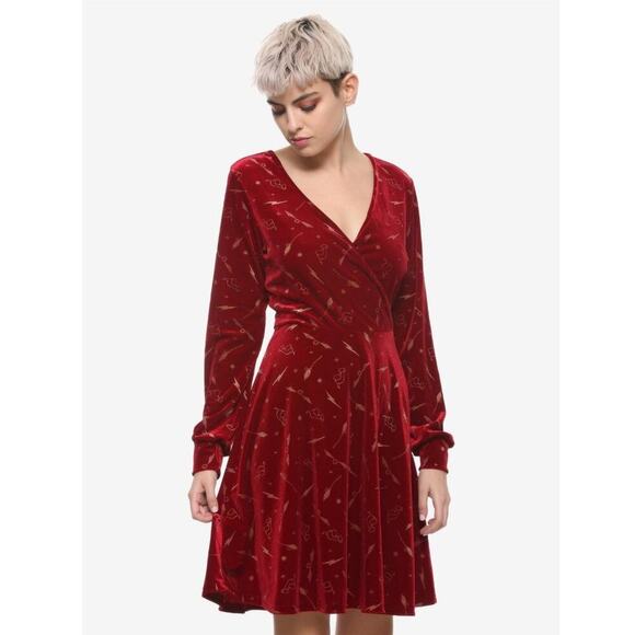 Harry Potter Burgundy Velvet Long Sleeve Dress - Hot Topic Size Medium 695D - Picture 1 of 11